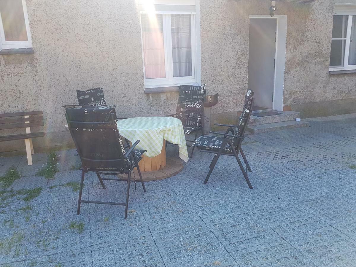 Ferienwohnung In Diehlo Eisenhüttenstadt Esterno foto